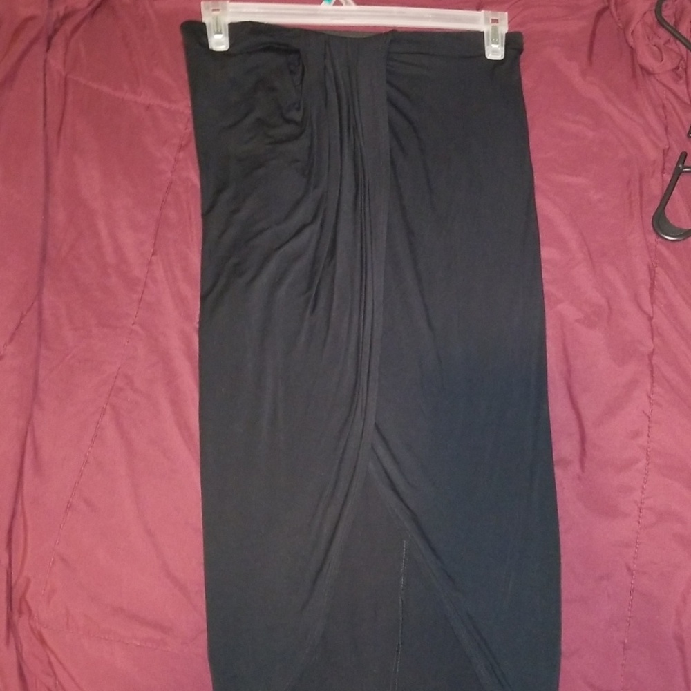 Black stretch skirt w/ slid open